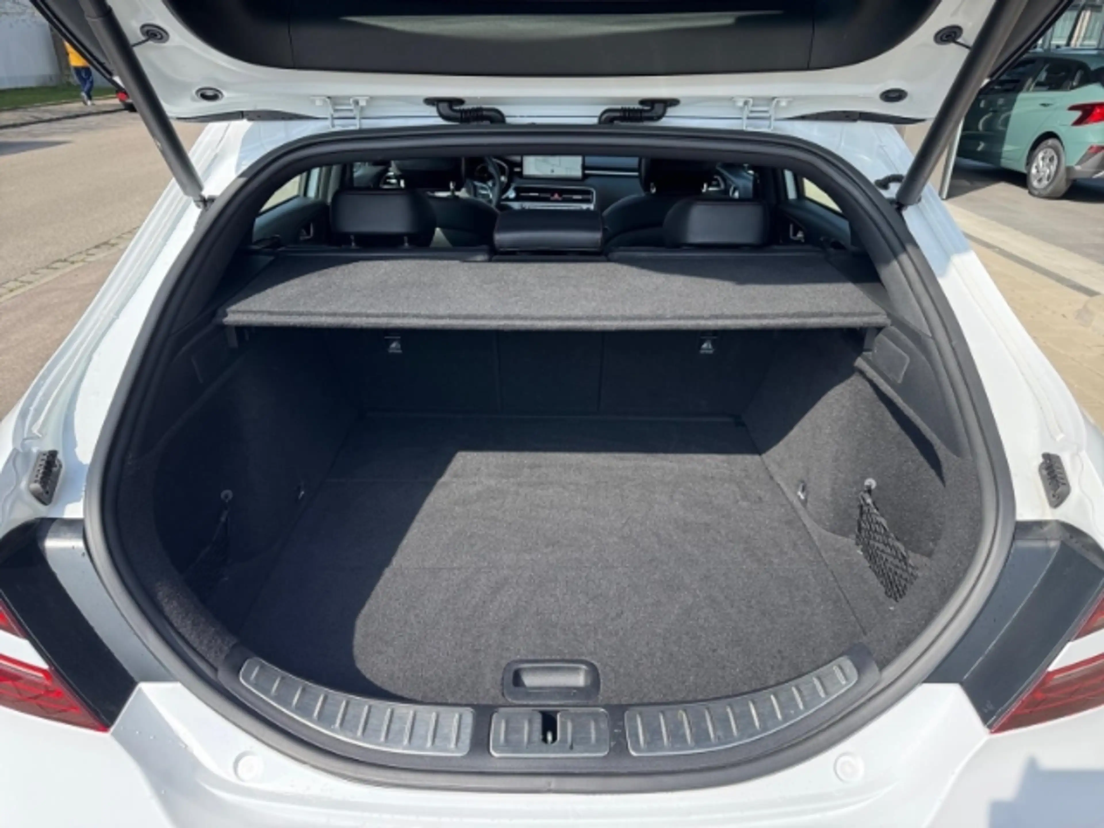 Genesis G70 Shooting Brake 2.2D RWD Sport Sportpaket Navi Lede — photo 12