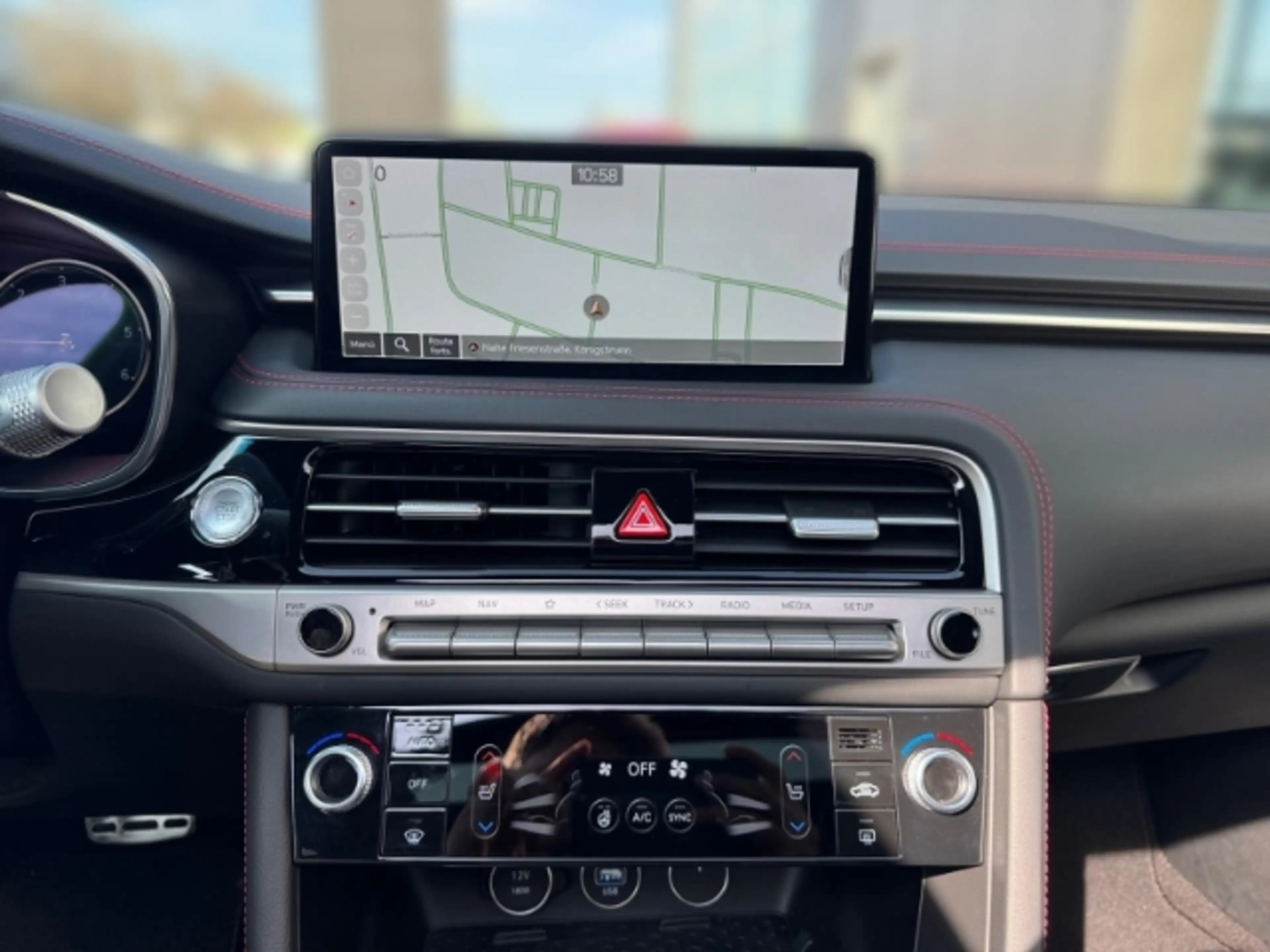 Genesis G70 Shooting Brake 2.2D RWD Sport Sportpaket Navi Lede — photo 9