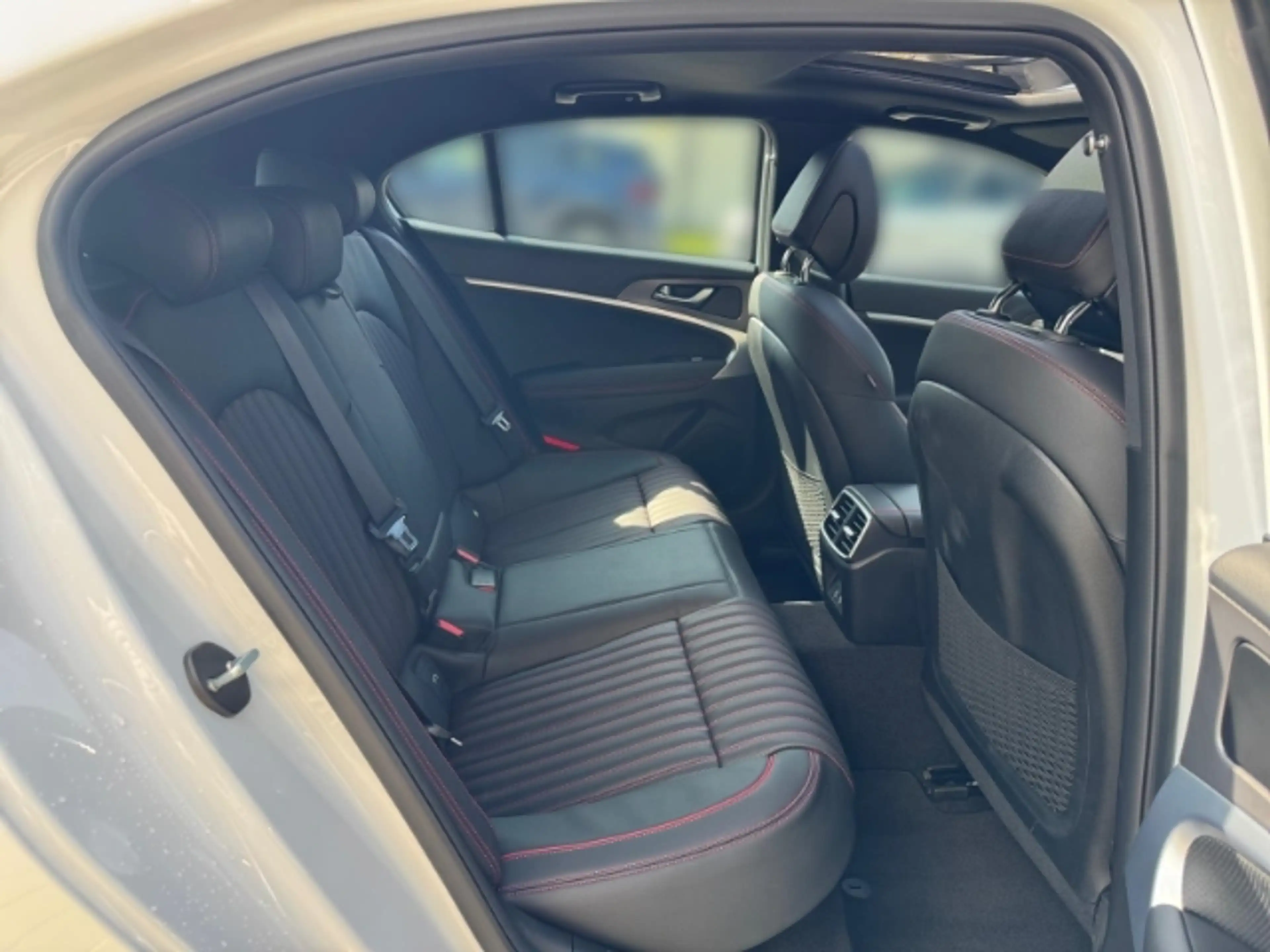Genesis G70 Shooting Brake 2.2D RWD Sport Sportpaket Navi Lede — photo 13