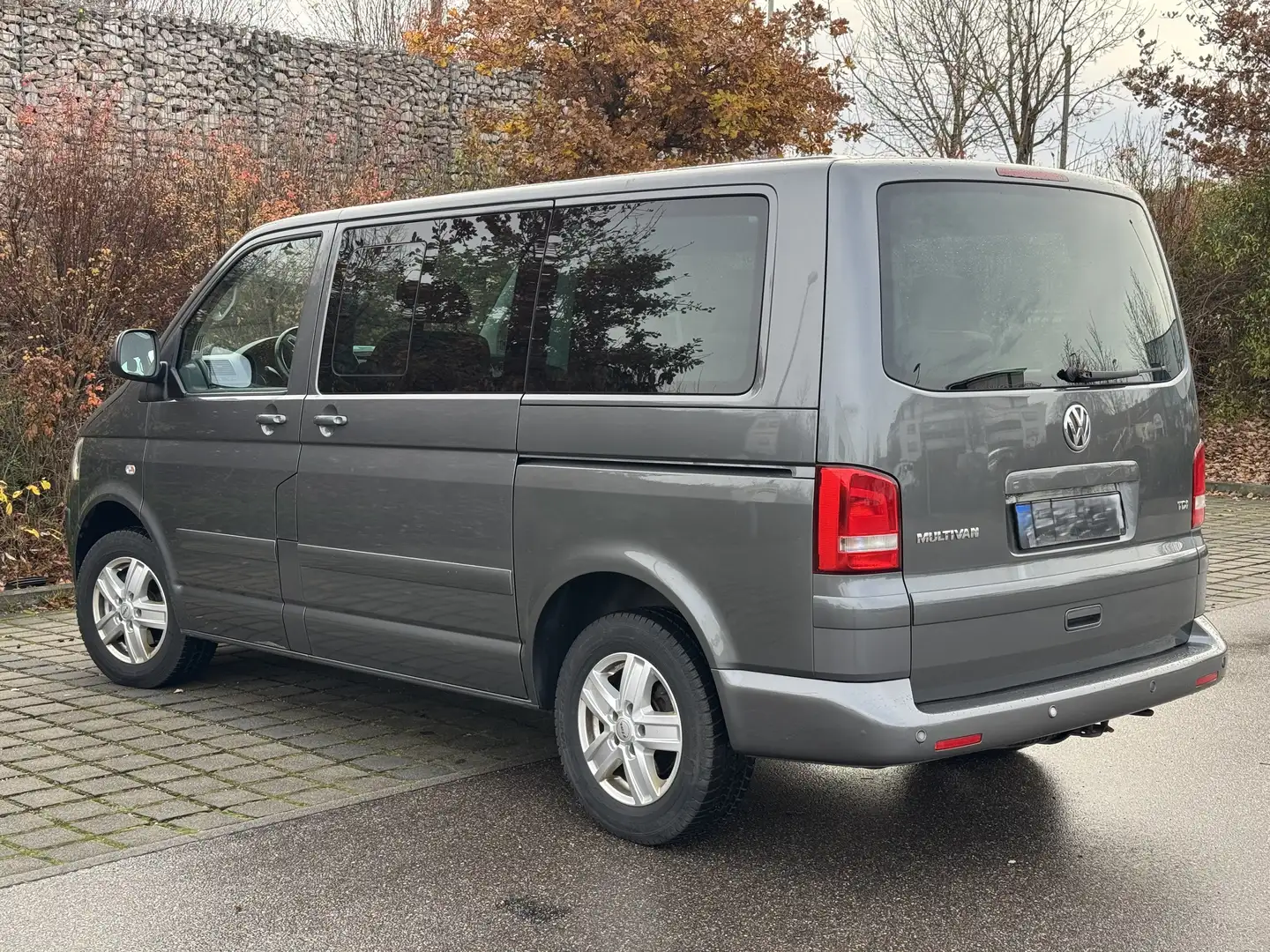 Volkswagen T5 Multivan Grau - 2