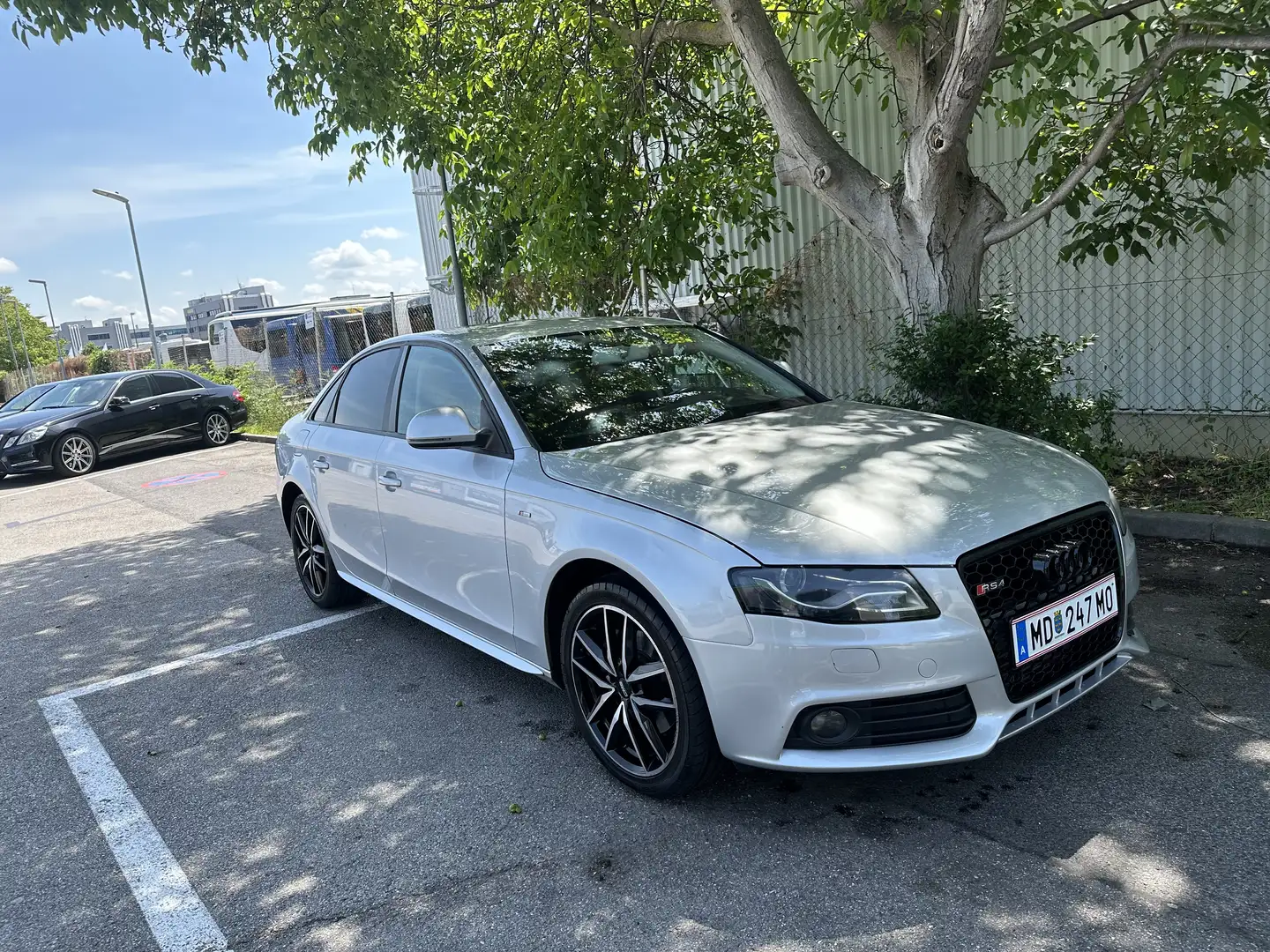 Audi A4 2.0 TDI DPF multitronic Ambiente - 1