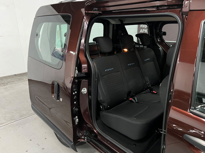 Dacia Dokker 1.2 TCe S&S Stepway NAVIGATIE / 2X SCHUIFDEUR — photo 31