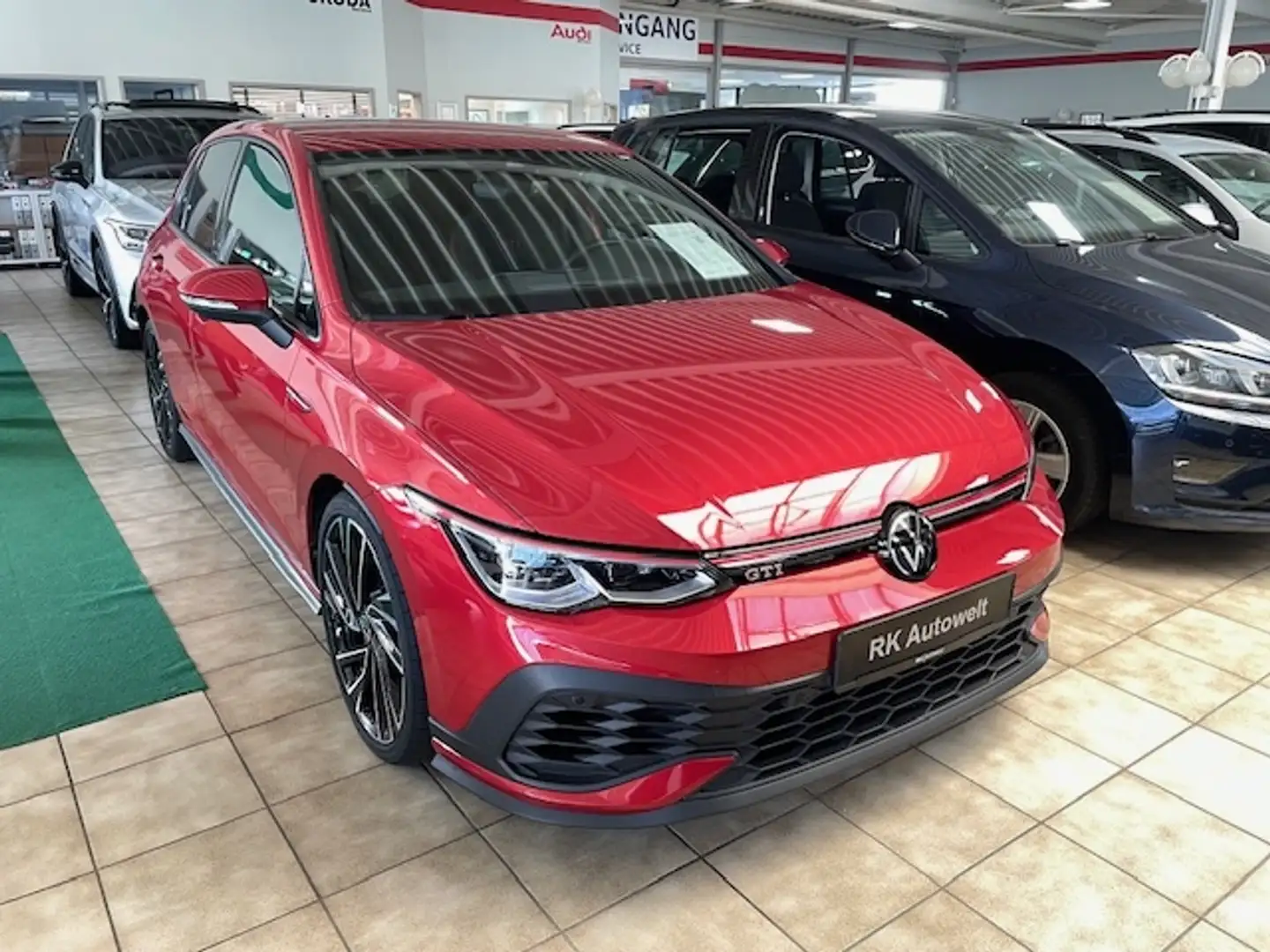 Volkswagen Golf GTI VIII Clubsport Navi Matrix LED Kamera DCC Soundsys Rot - 2