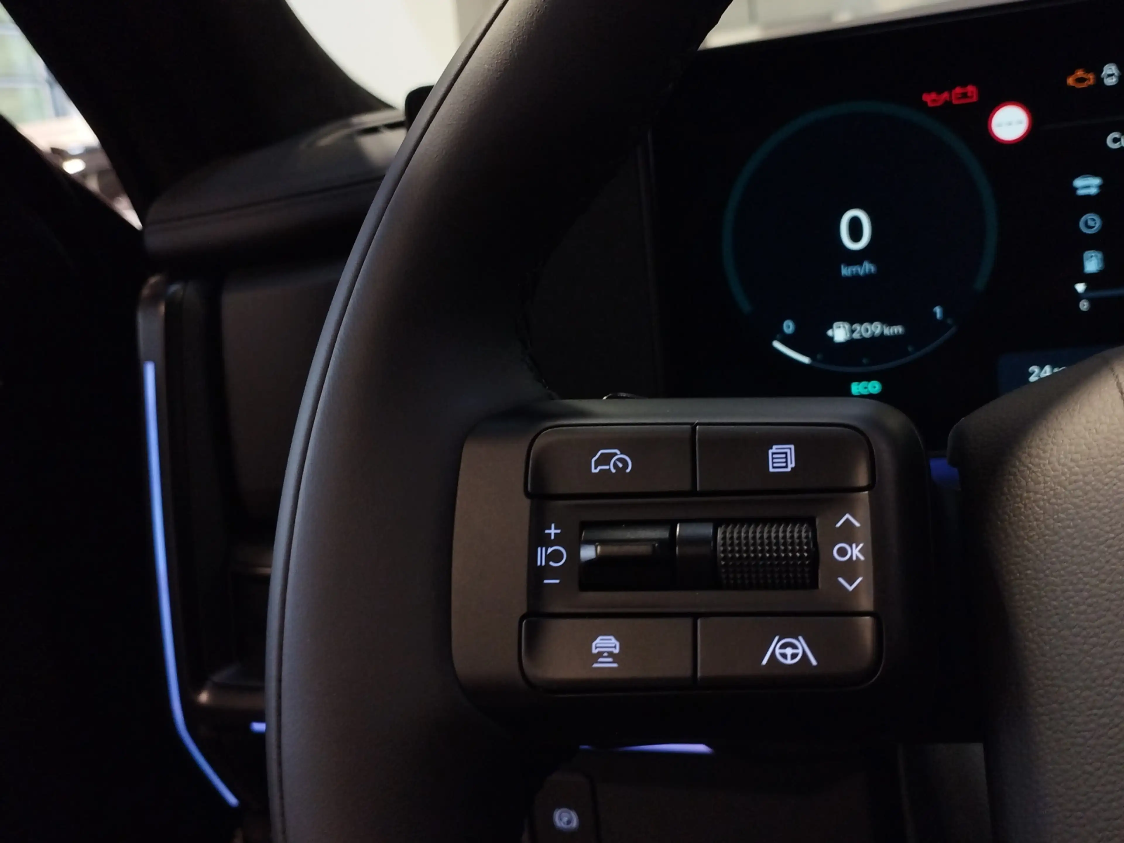 Hyundai SANTA FE Hybrid 1.6 T-GDi Blackline Glas-Schiebedach/BOSE — photo 10