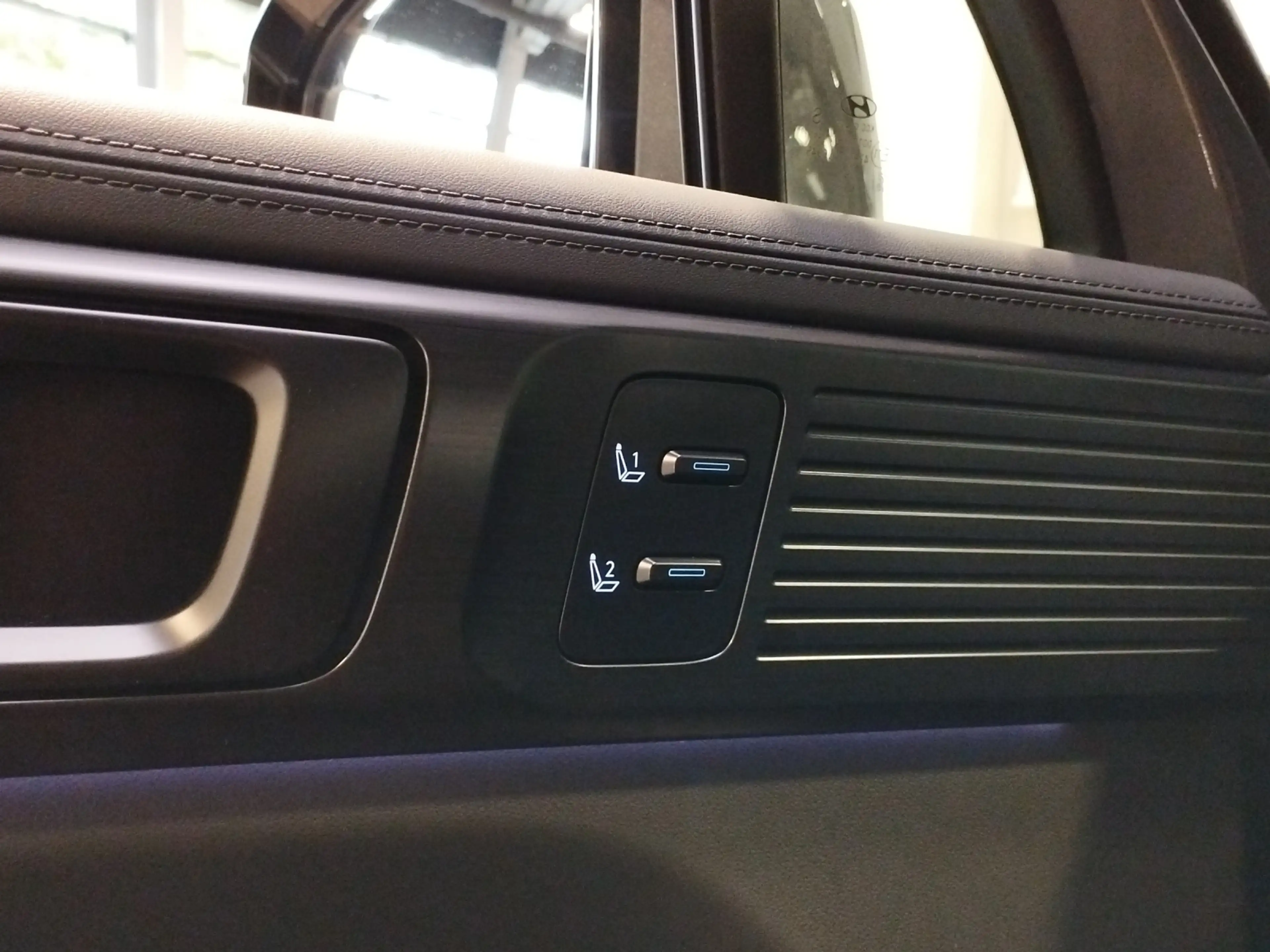 Hyundai SANTA FE Hybrid 1.6 T-GDi Blackline Glas-Schiebedach/BOSE — photo 13