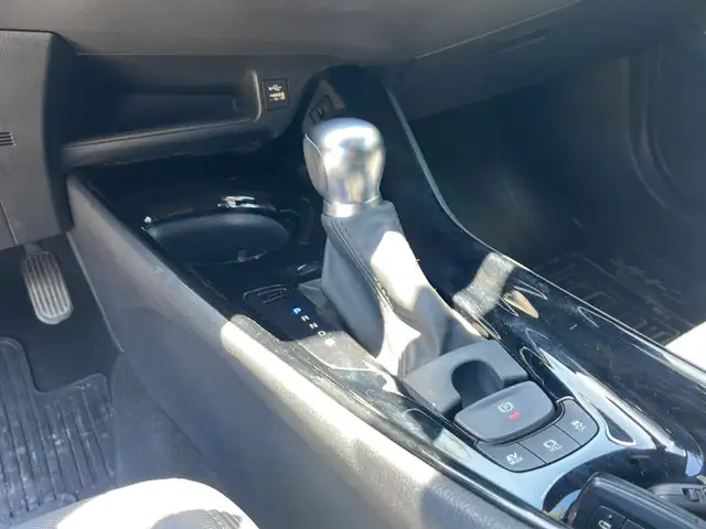Toyota C-HR view 13