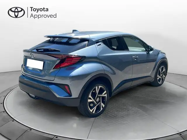 Toyota C-HR view 5