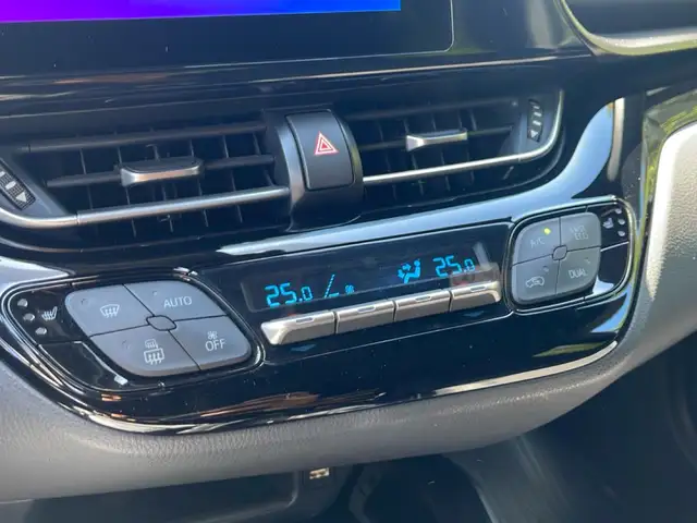 Toyota C-HR view 16