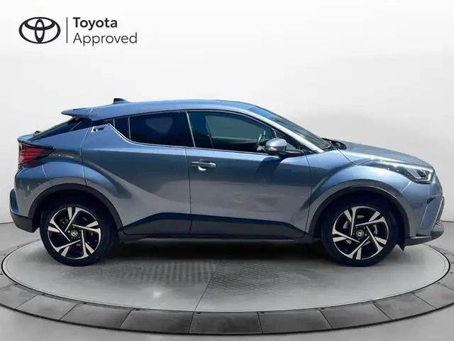 Toyota C-HR view 6