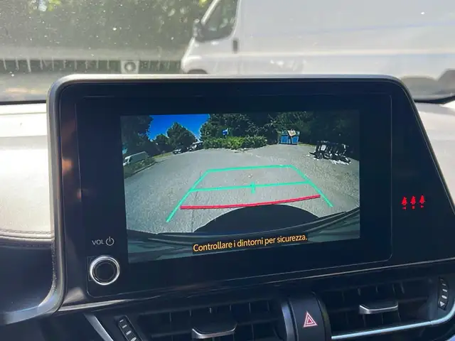 Toyota C-HR view 17