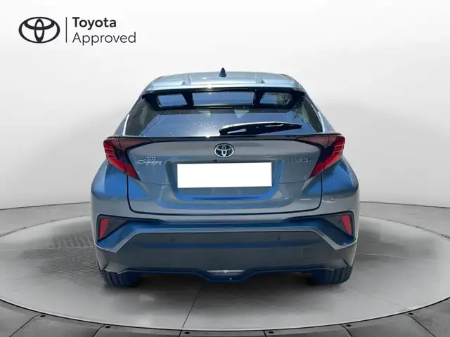 Toyota C-HR view 4