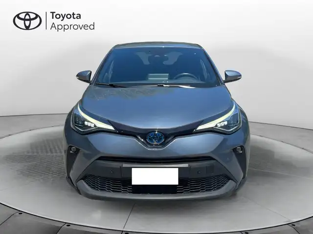 Toyota C-HR view 8