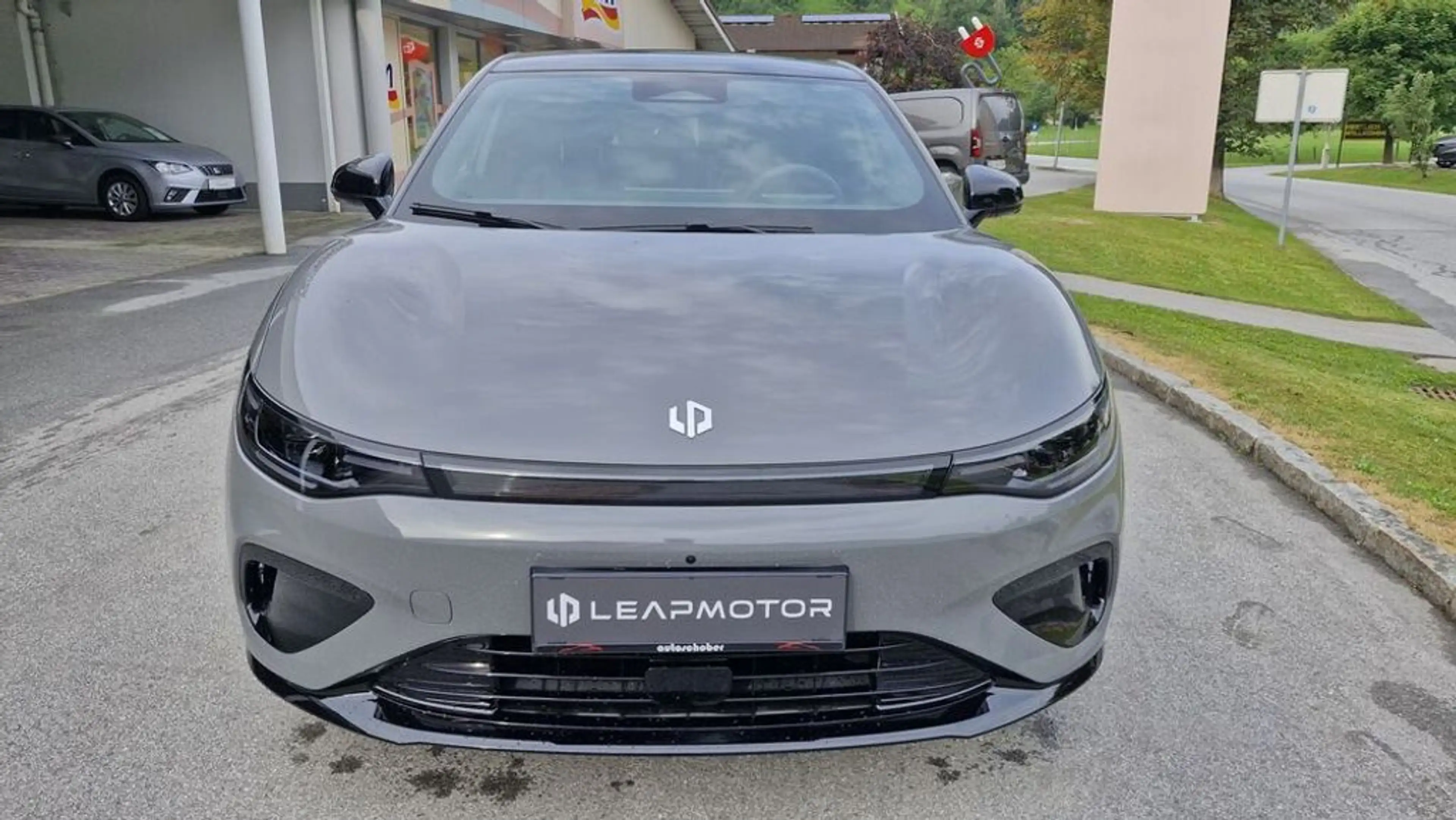Leapmotor B05 B05 67,1kWh Design Pro Max — photo 2