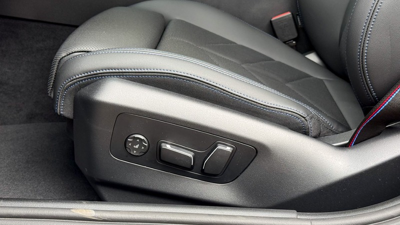 BMW 550 e xDrive — photo 15