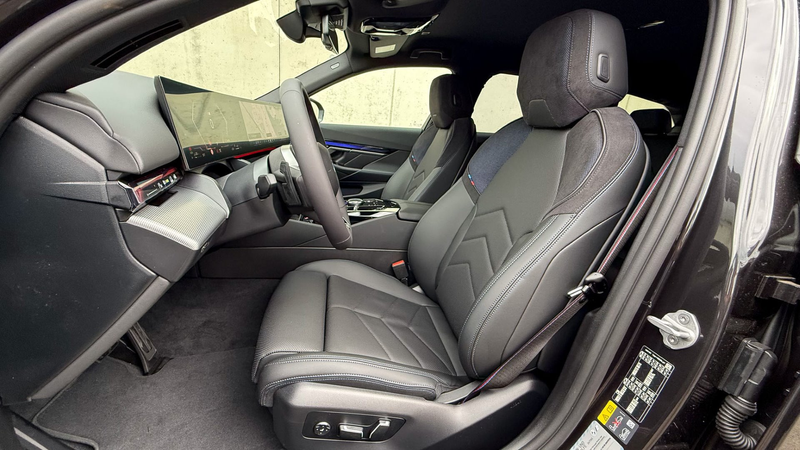 BMW 550 e xDrive — photo 13