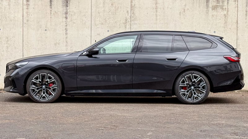 BMW 550 e xDrive — photo 6