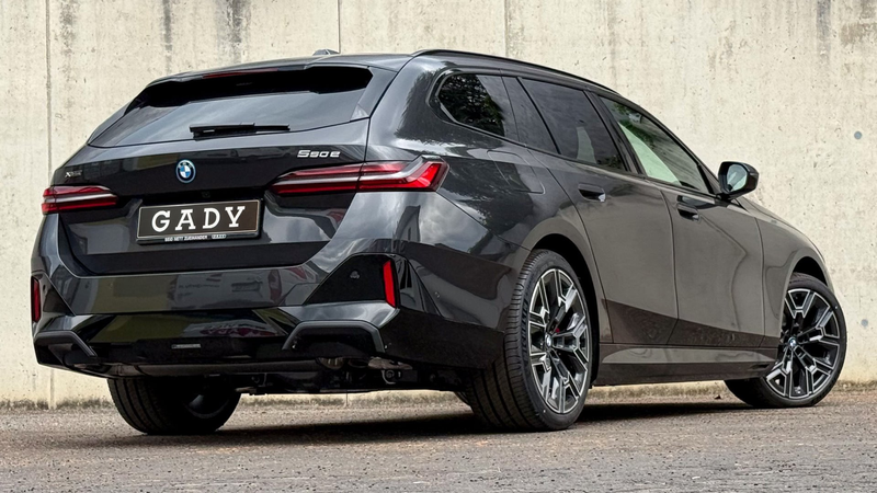 BMW 550 e xDrive — photo 4