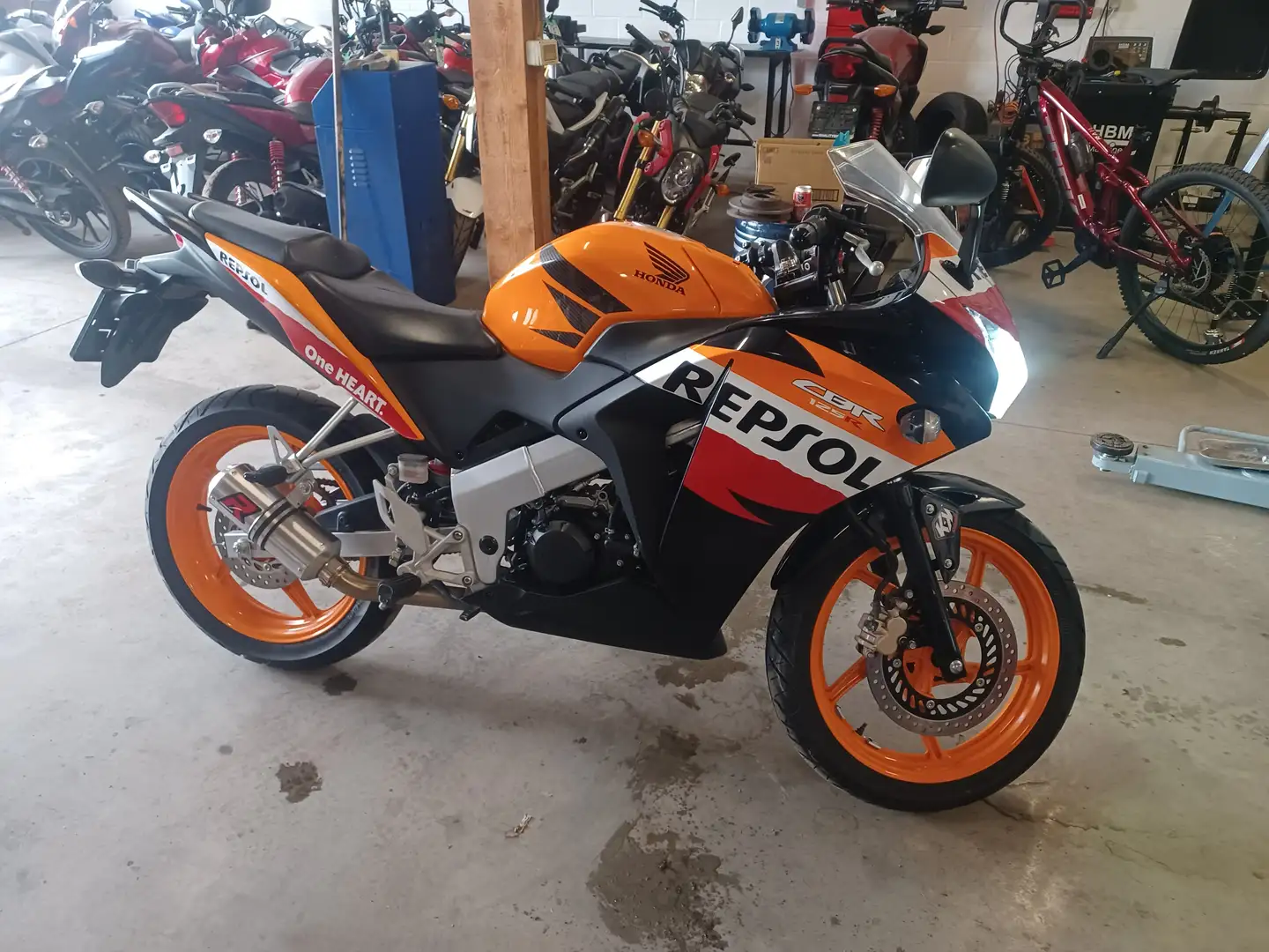 Honda CBR 125 Оранжевый - 1