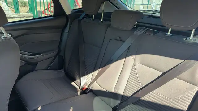 Ford Focus view 9