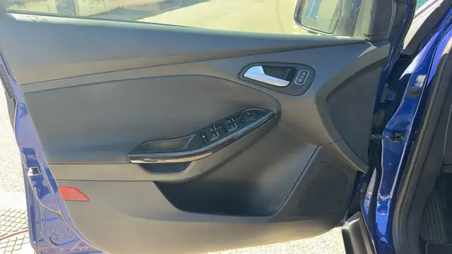 Ford Focus view 7