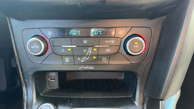 Ford Focus view 13
