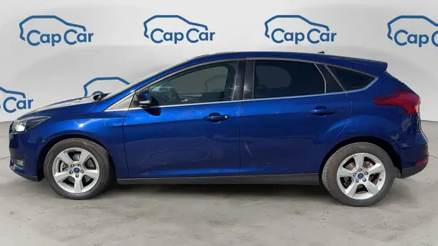 Ford Focus view 2