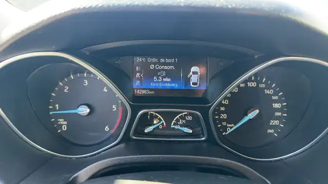 Ford Focus view 12