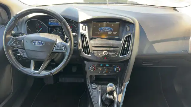 Ford Focus view 11