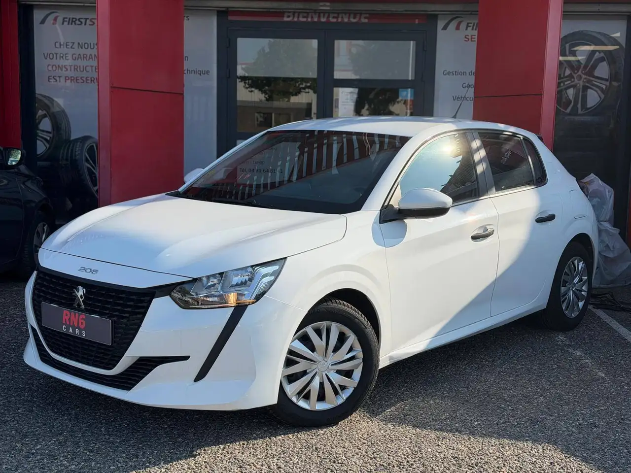 Peugeot 208 208