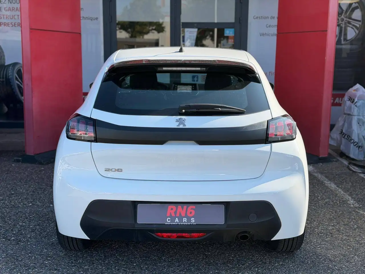 Peugeot 208 208 — photo 8