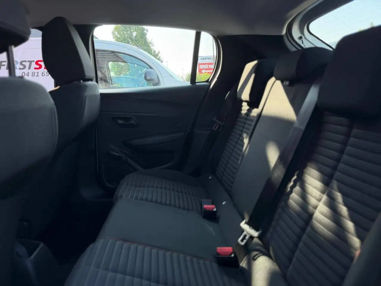 Peugeot 208 208 — photo 12