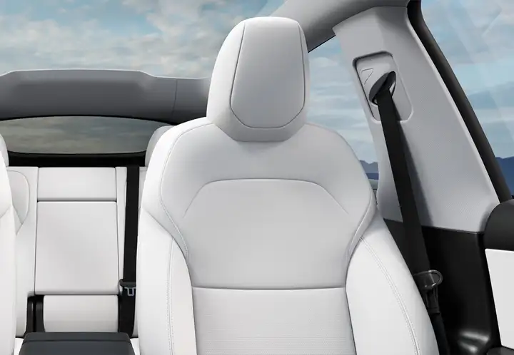 Tesla Model Y 2023, foto 15