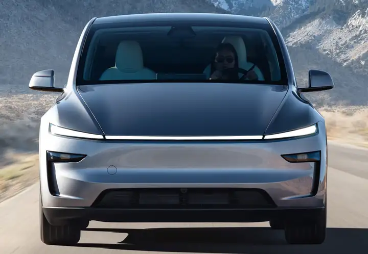 Tesla Model Y 2023, foto 7
