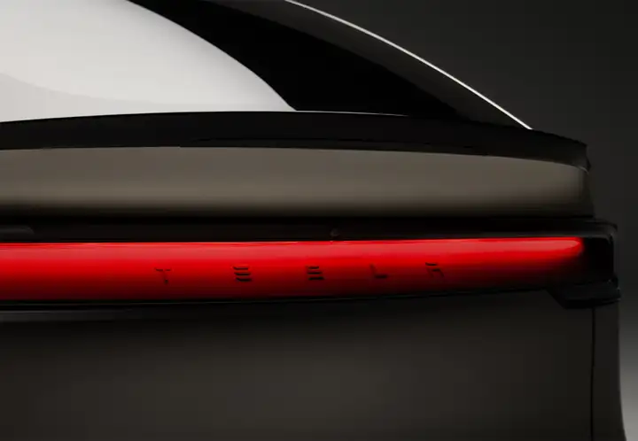 Tesla Model Y 2023, foto 28