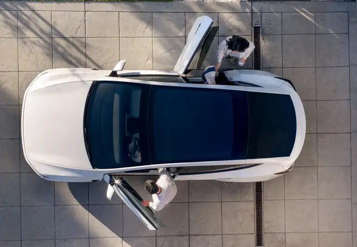 Tesla Model Y 2023, foto 27