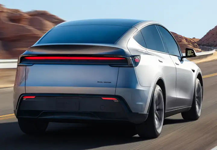 Tesla Model Y 2023, foto 23