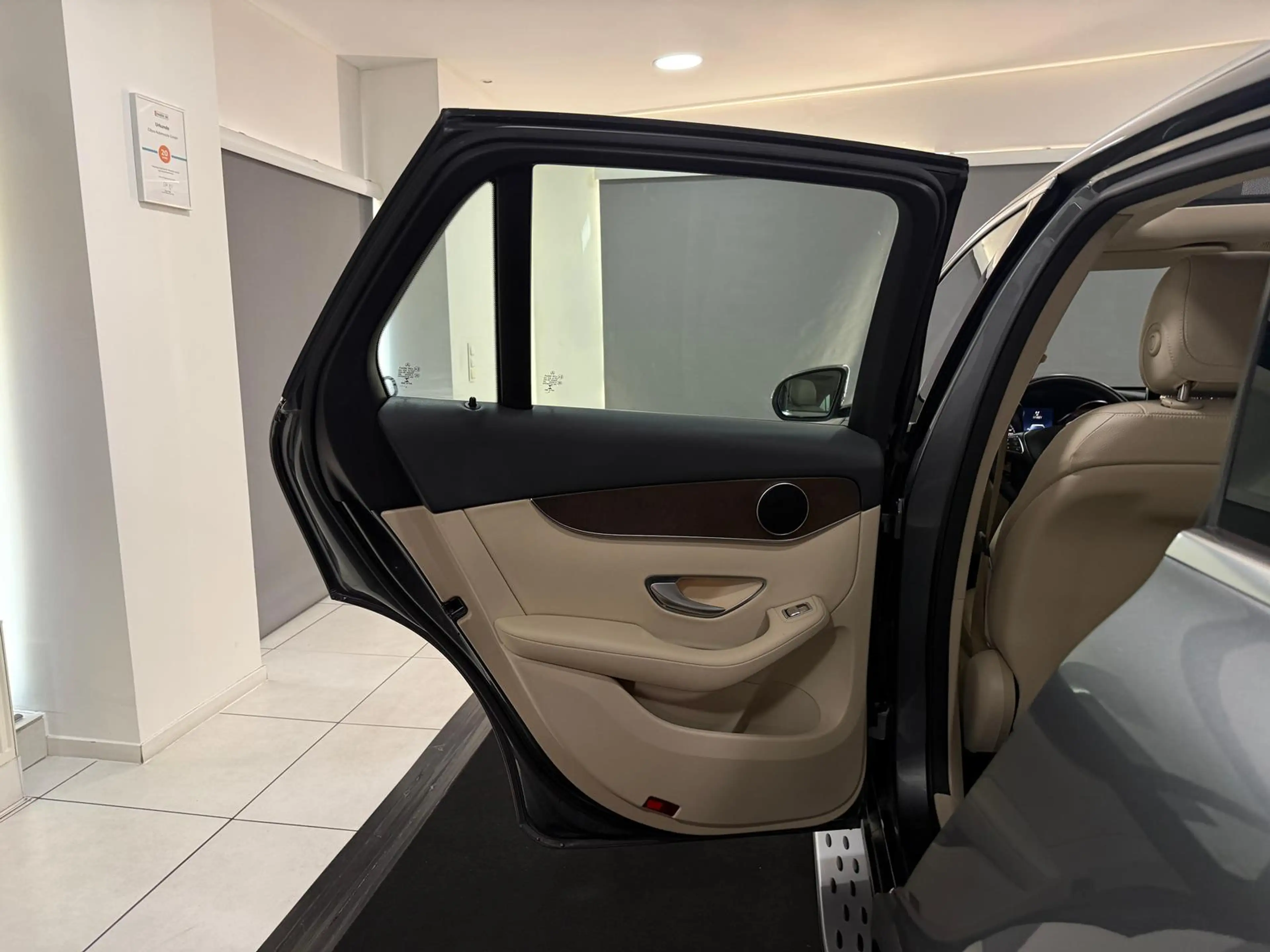 Mercedes-Benz GLC 250 4M 9G LUXURY*LEDER-BEIGE*PANO*360*DISTR* — photo 15