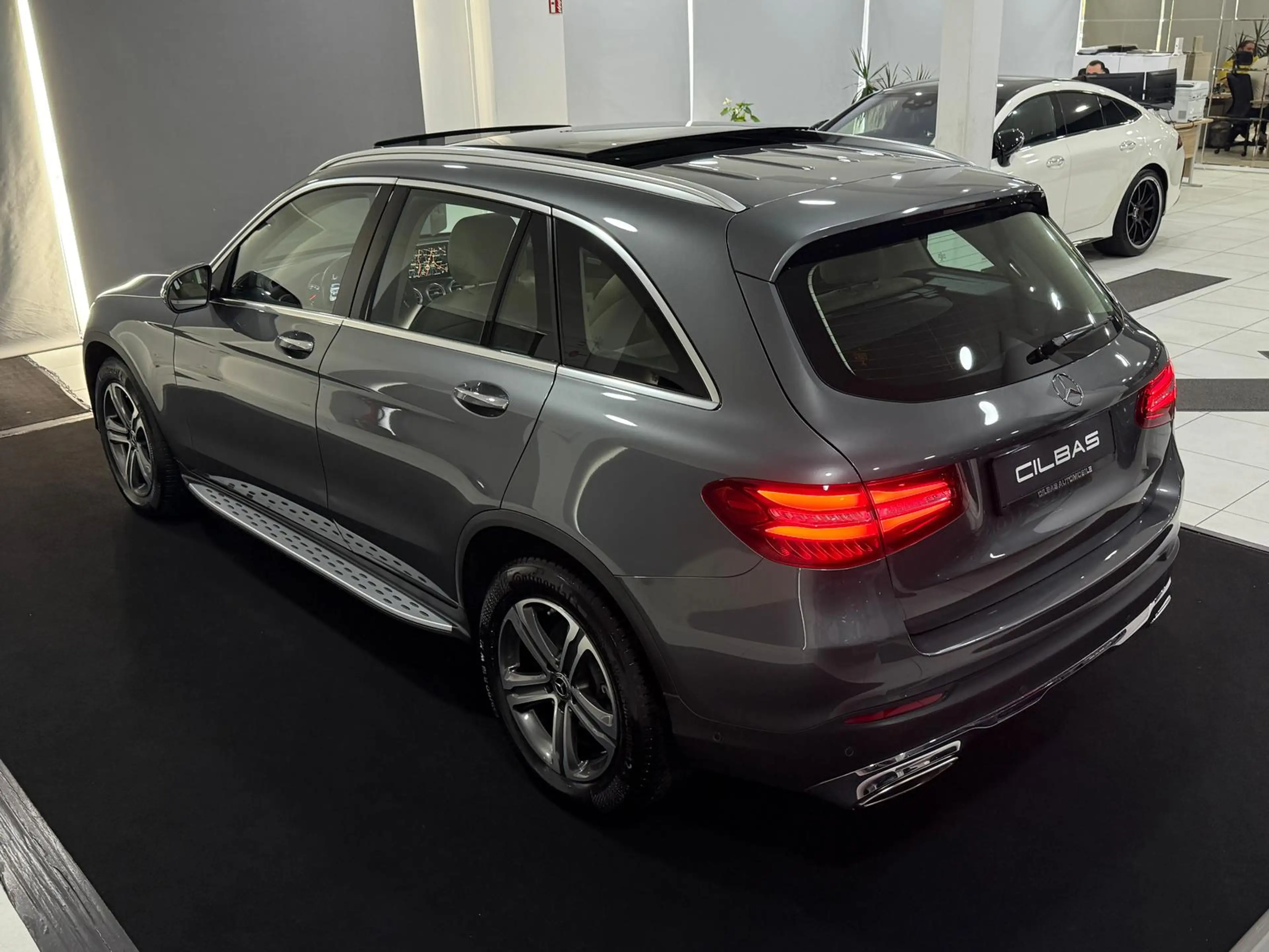 Mercedes-Benz GLC 250 4M 9G LUXURY*LEDER-BEIGE*PANO*360*DISTR* — photo 10