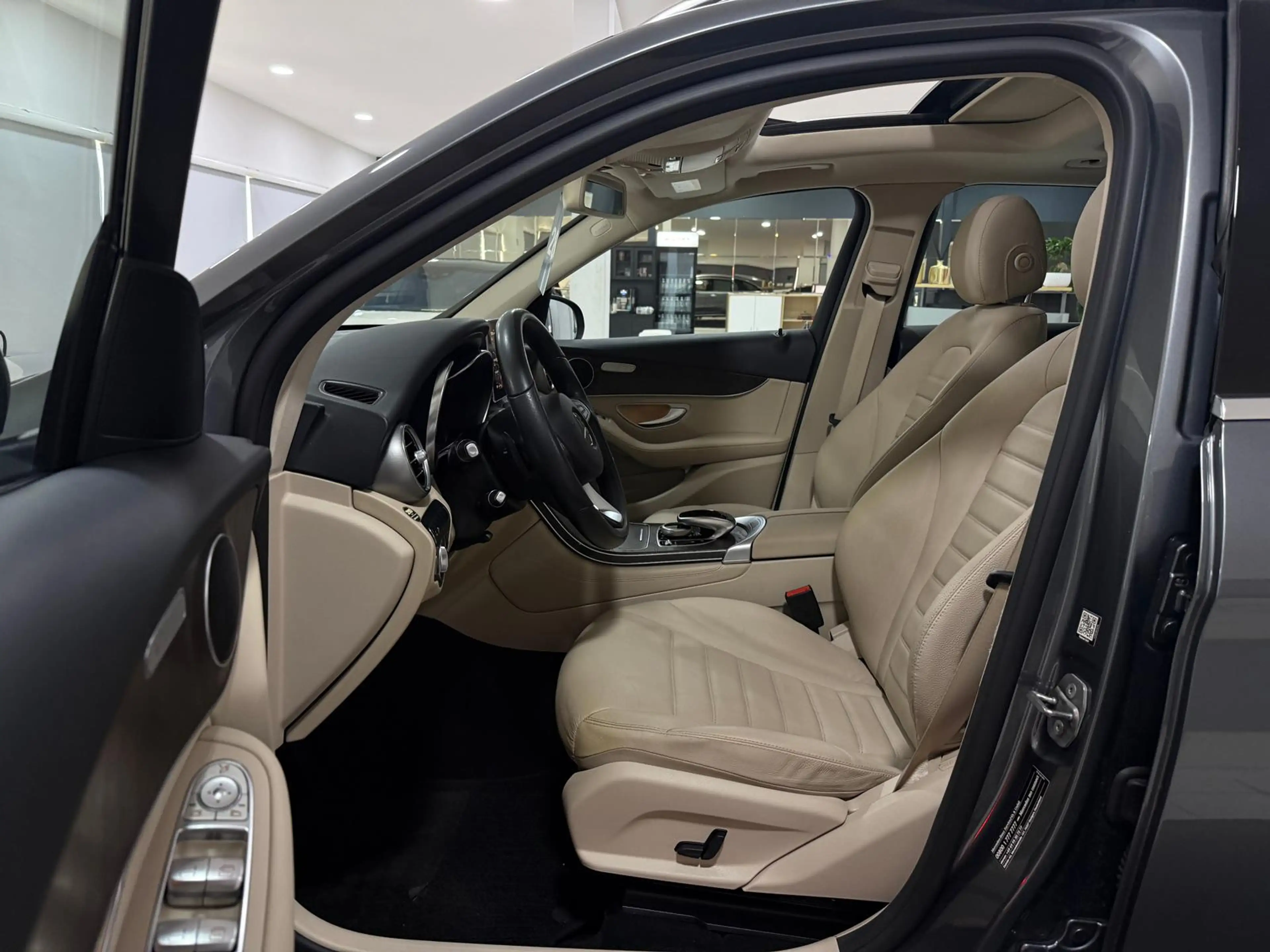 Mercedes-Benz GLC 250 4M 9G LUXURY*LEDER-BEIGE*PANO*360*DISTR* — photo 13