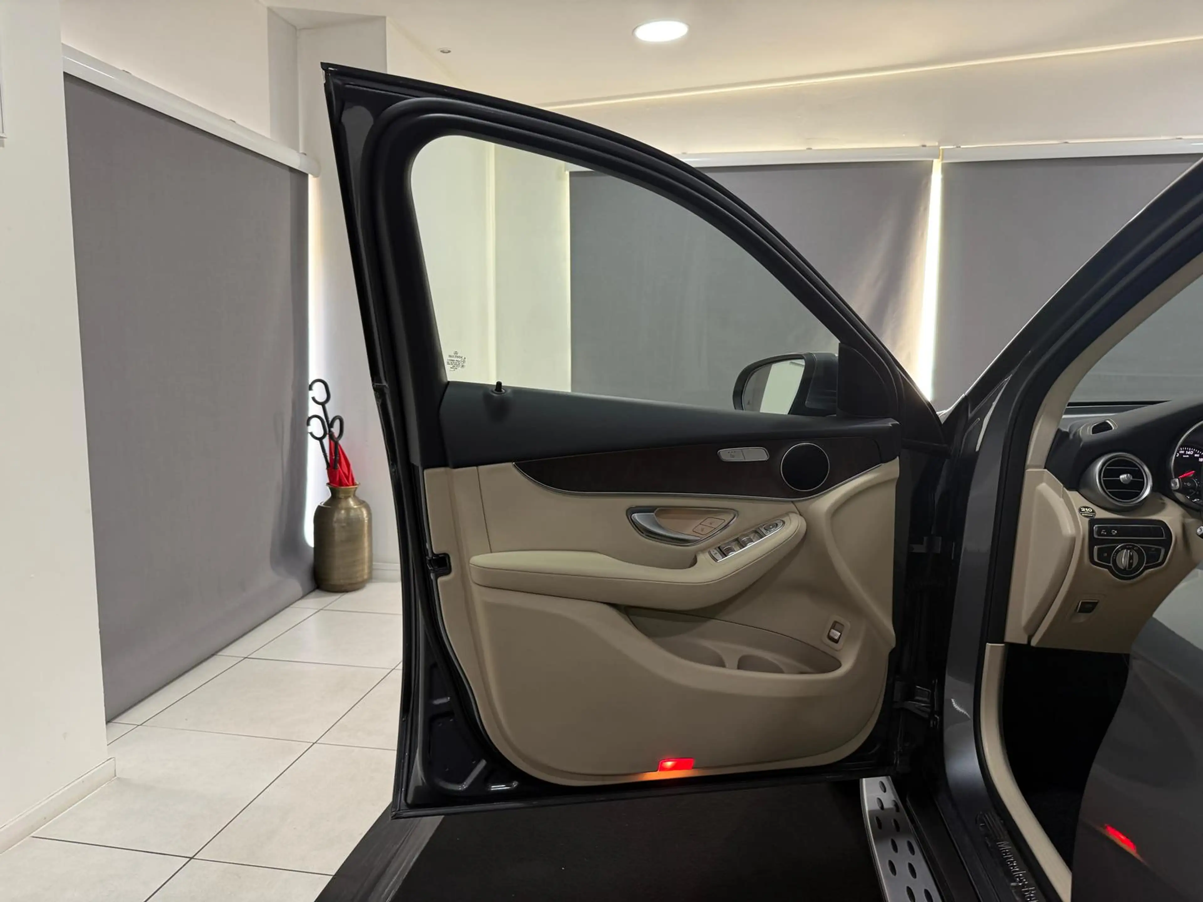 Mercedes-Benz GLC 250 4M 9G LUXURY*LEDER-BEIGE*PANO*360*DISTR* — photo 14