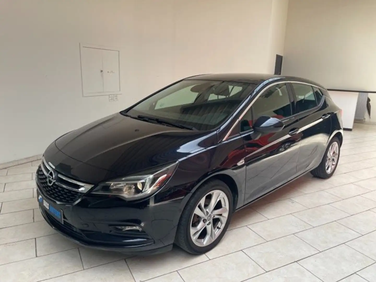 Opel Astra Astra+ 1.0 Turbo Start/Stop Zwart - 1