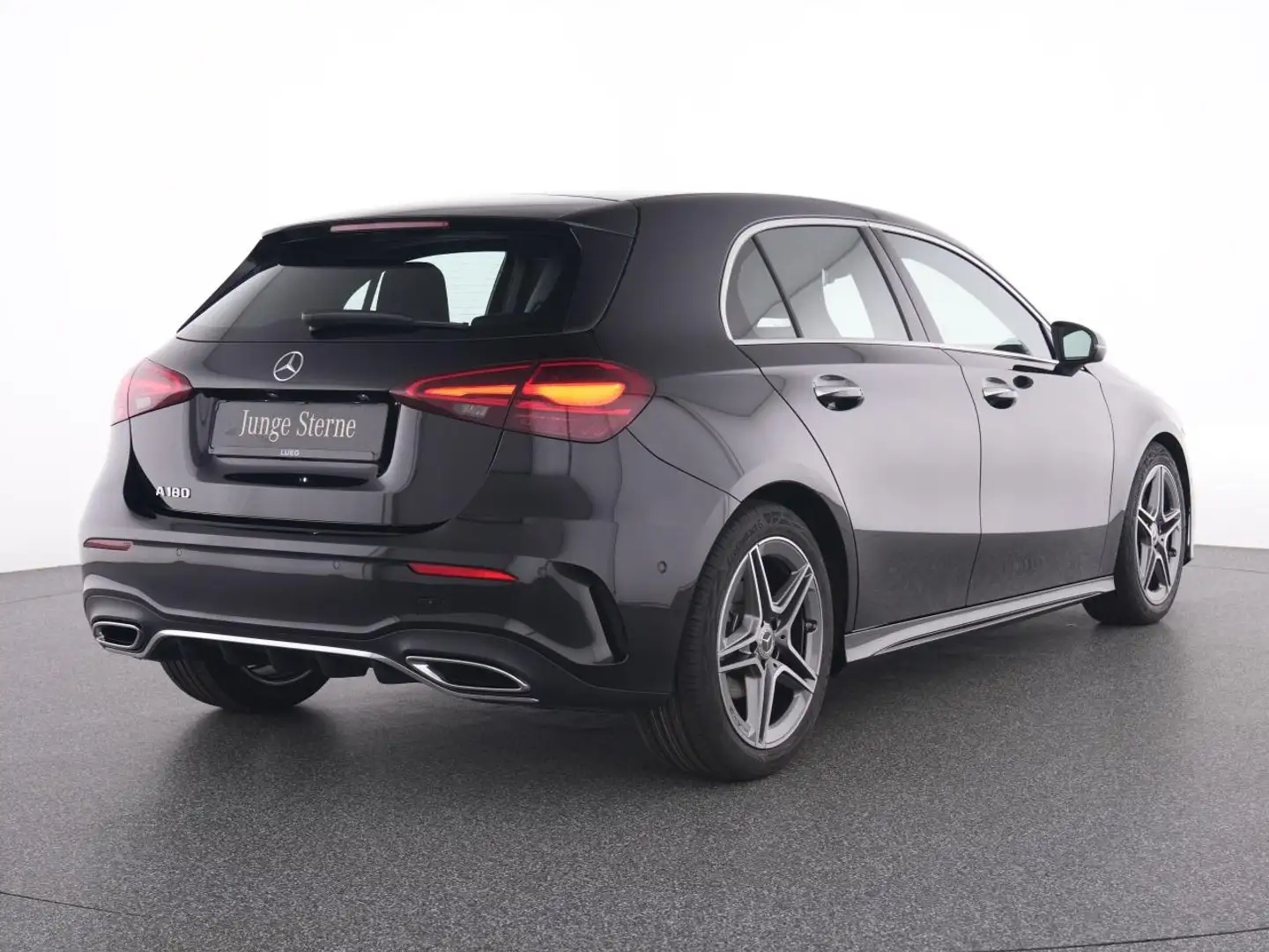 Mercedes-Benz A 180 AMG+MBUXPremium+LED-HP+KeylGo+Amb+SHZ+RFK+ Schwarz - 2