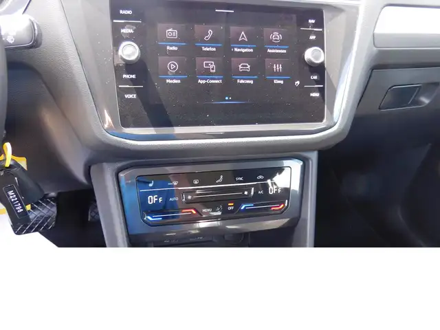 Volkswagen Tiguan Allspace view 6