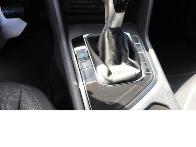 Volkswagen Tiguan Allspace view 10