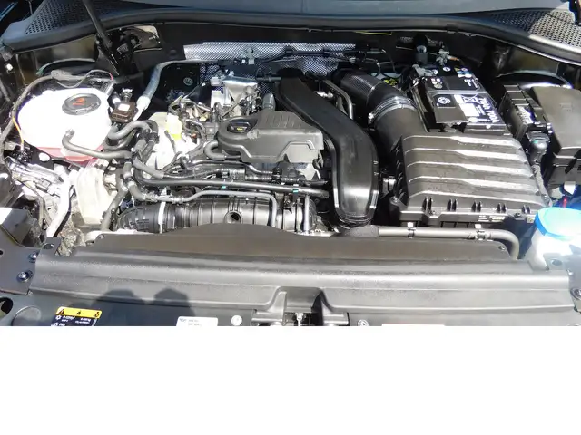 Volkswagen Tiguan Allspace view 14