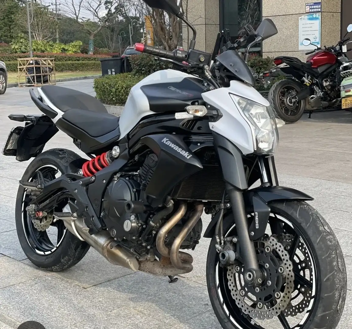 Kawasaki ER - 6 N Biały - 1
