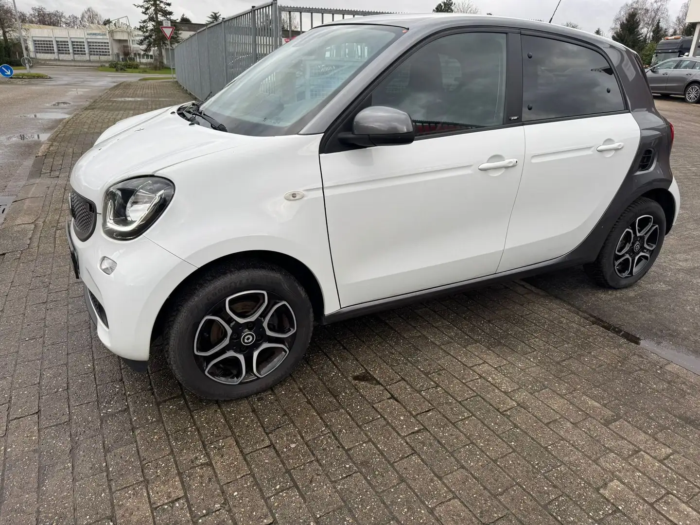 smart forFour 1.0 71Cv Twinamic Auto Prime Blanco - 1