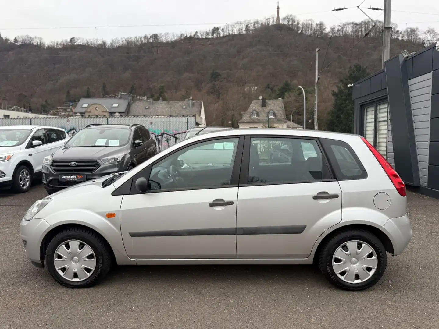 Ford Fiesta Ambiente! Top Zustand! Wenig KM! TÜV NEU! Silber - 2