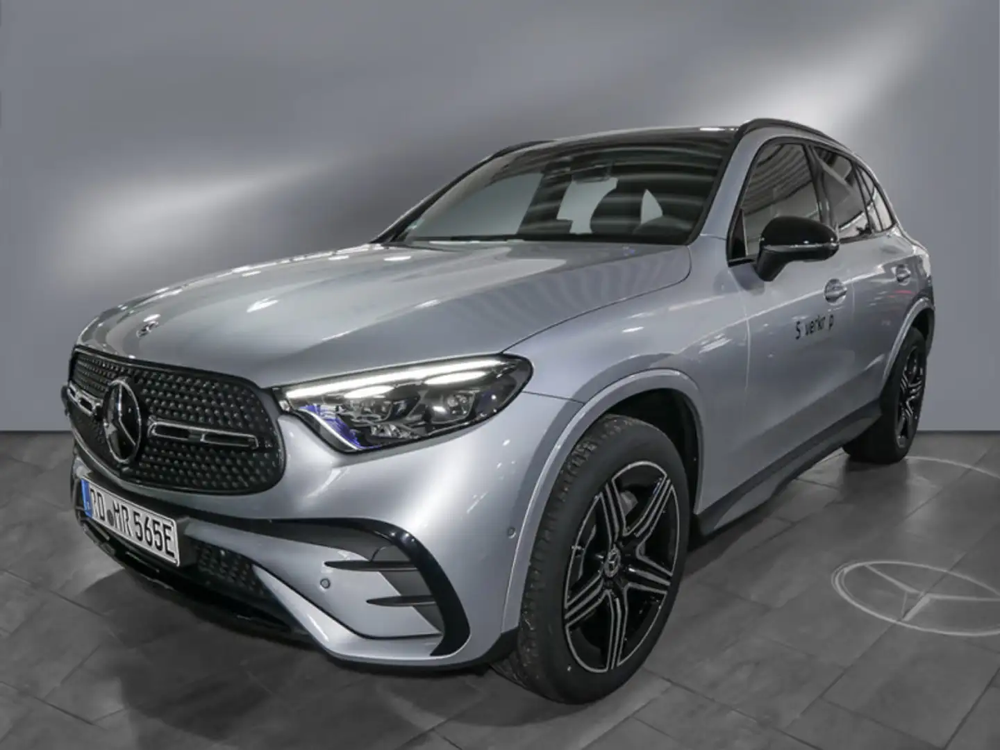 Mercedes-Benz GLC 300 de 4M AMG NIGHT DISTR SPUR PANO 360 AHK Argent - 1
