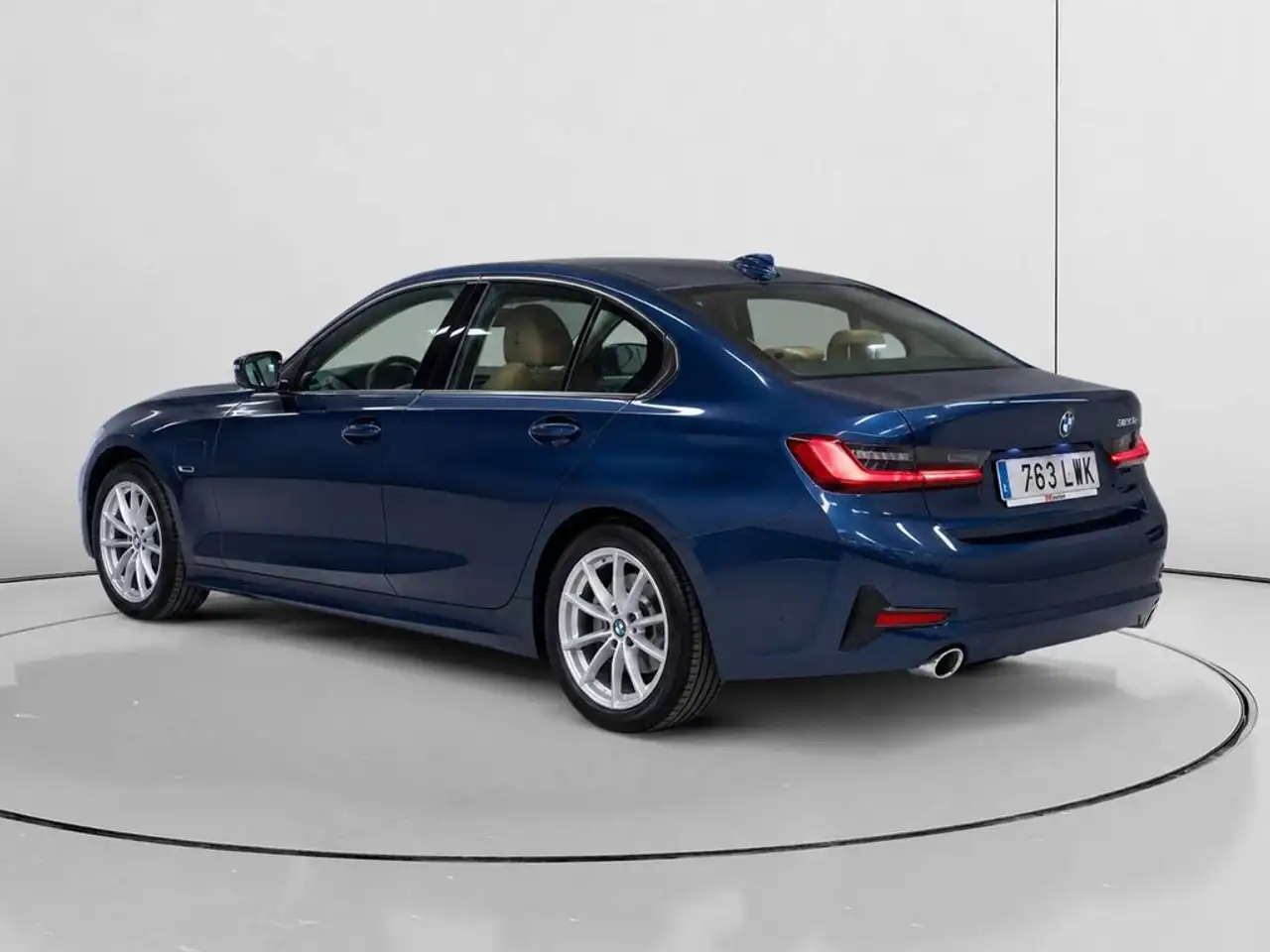 2022 BMW 320 320e, photograph 5